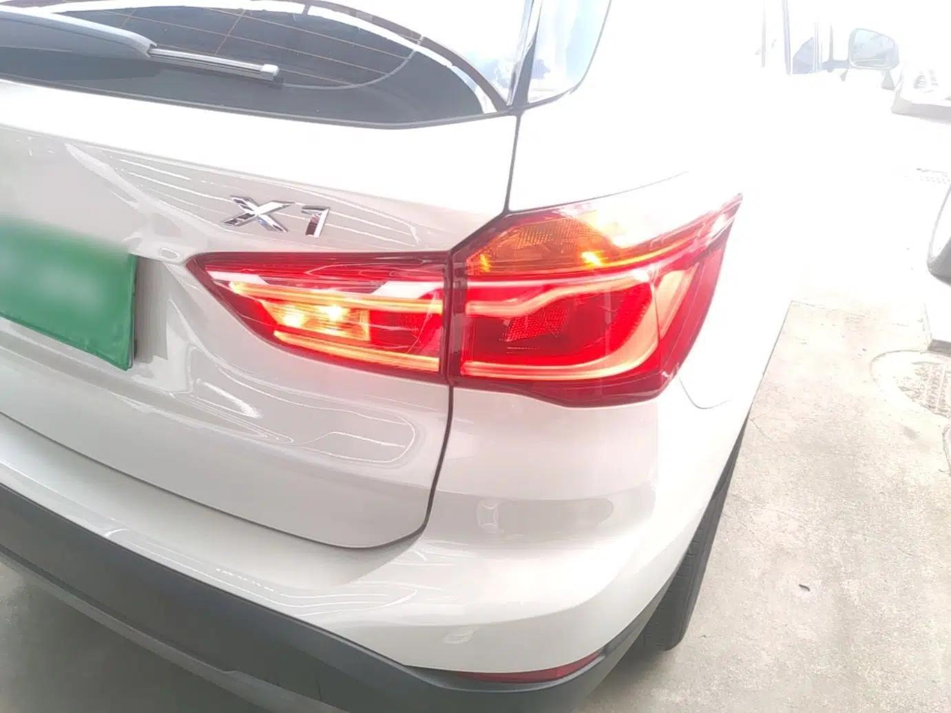 BMW X1 2018 sDrive20Li Leading Model — миниатюра 14