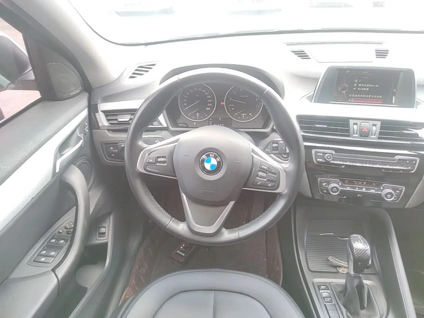 BMW X1 2018 sDrive20Li Leading Model — миниатюра 18