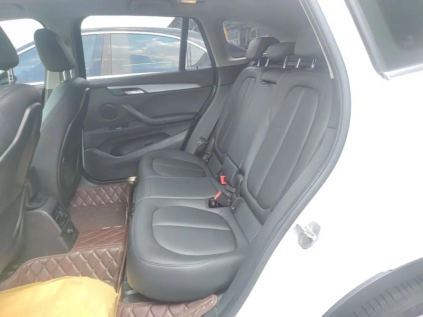 BMW X1 2018 sDrive20Li Leading Model — миниатюра 25