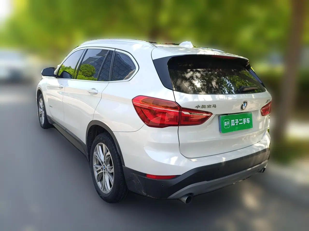 BMW X1 2018 sDrive20Li Leading Model — миниатюра 4