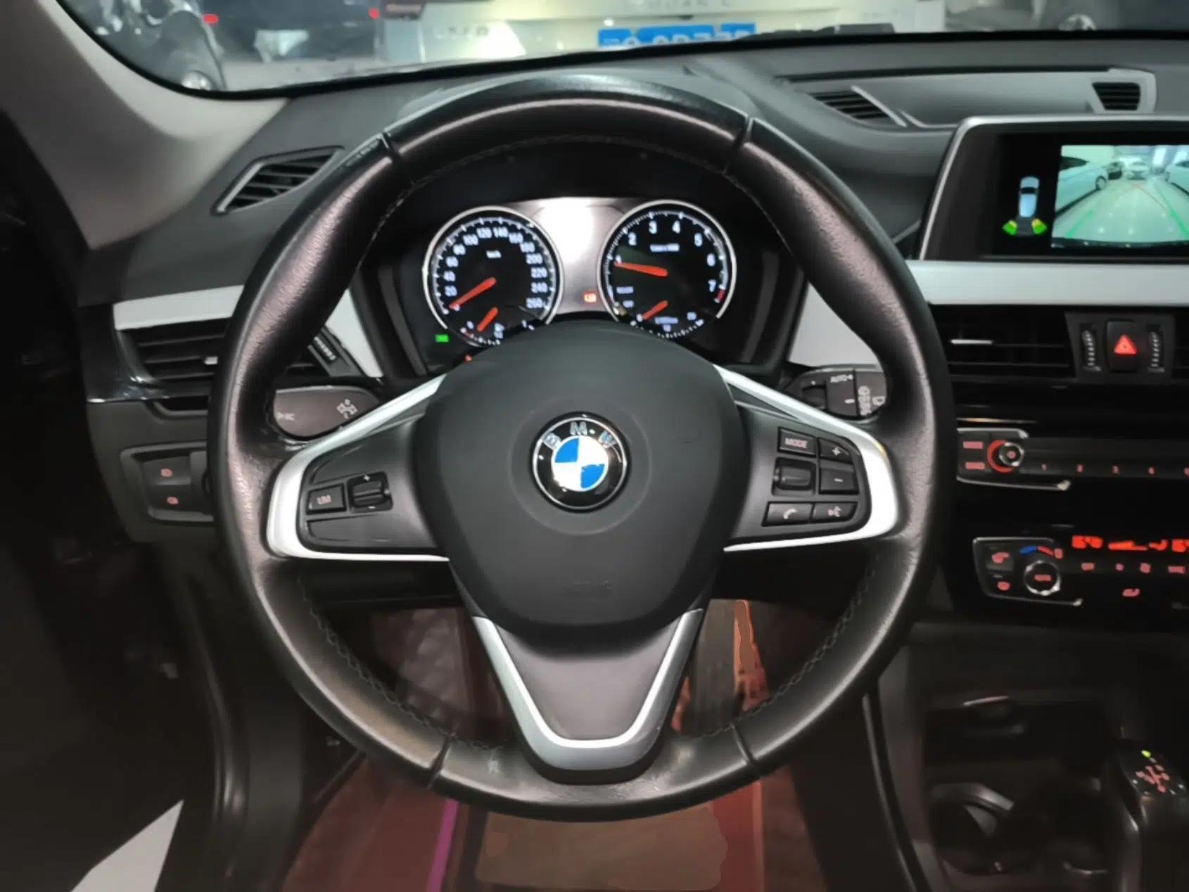 BMW X1 2019 sDrive20Li Leading Model — миниатюра 13