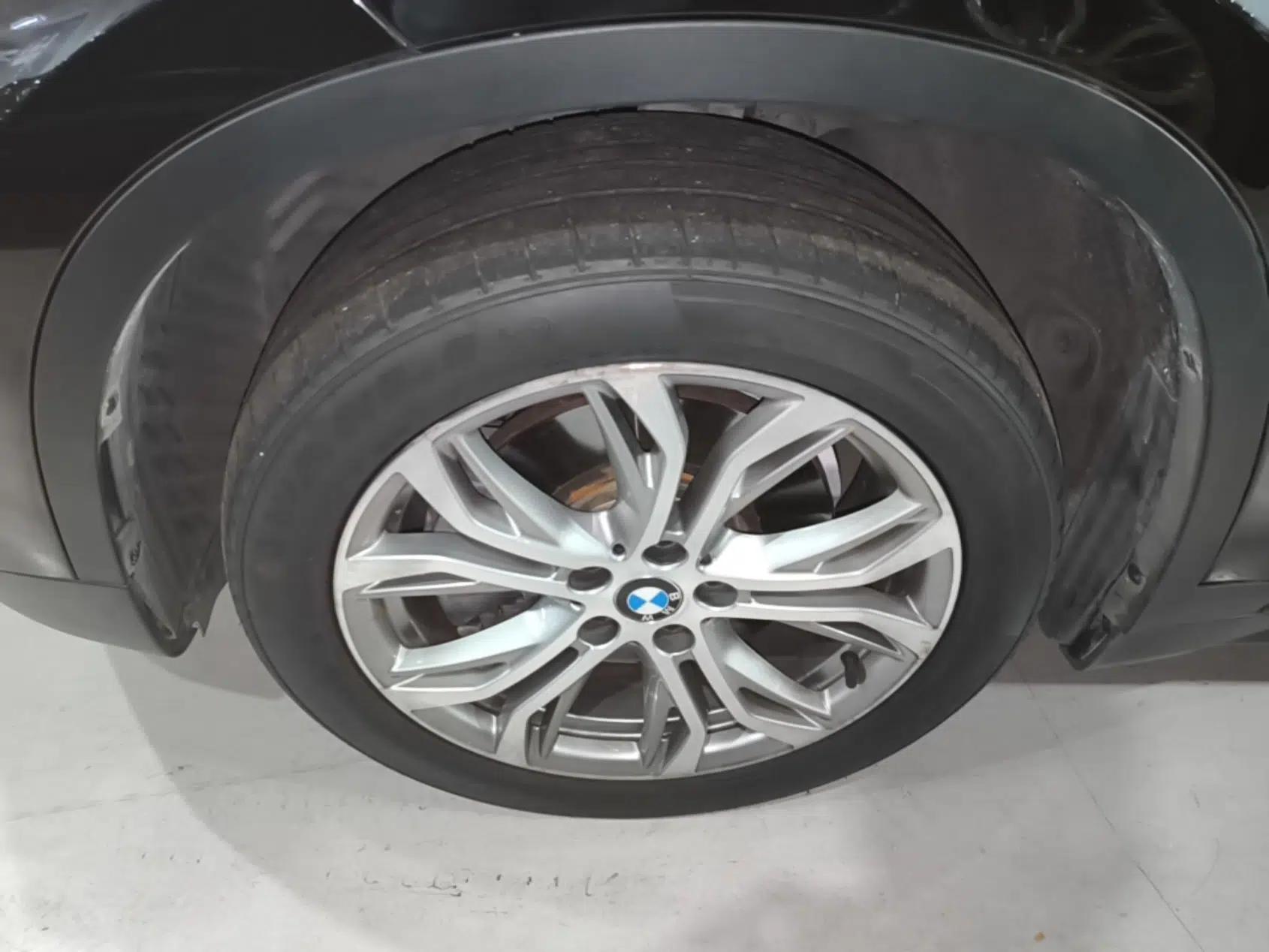 BMW X1 2019 sDrive20Li Leading Model — миниатюра 10