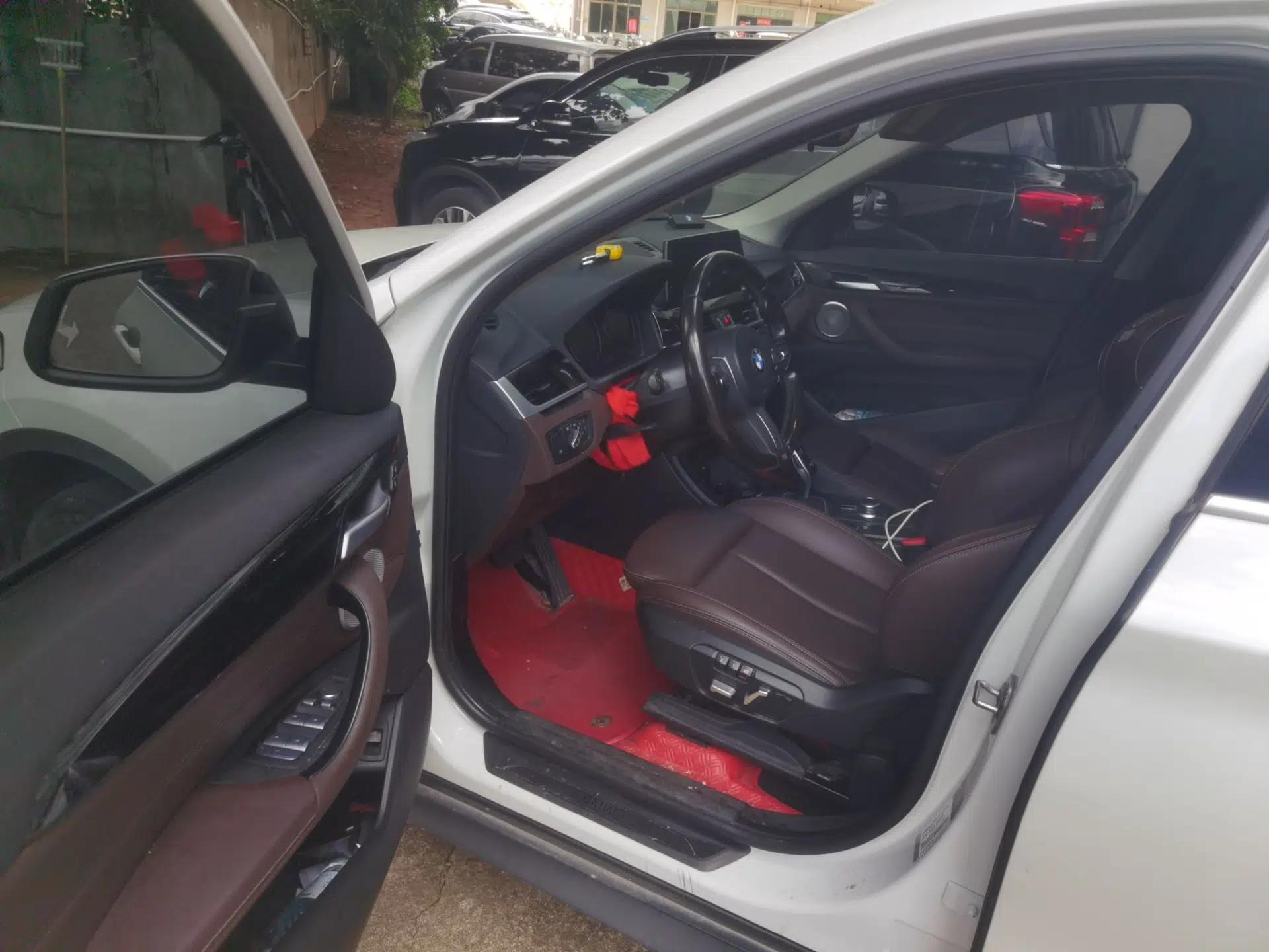 BMW X1 2022 sDrive25Li Leading Model — миниатюра 16