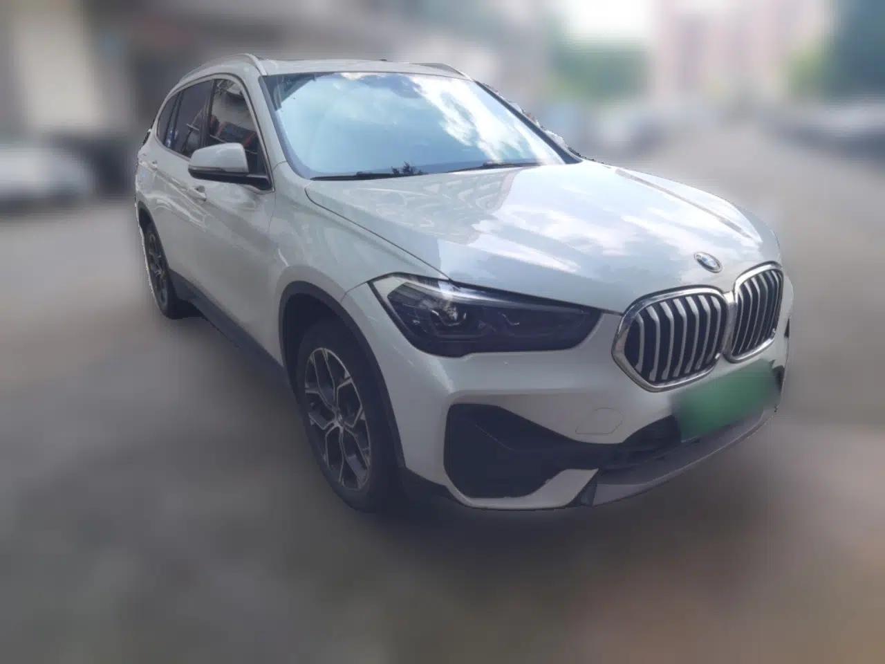 BMW X1 2022 sDrive25Li Leading Model — миниатюра 3