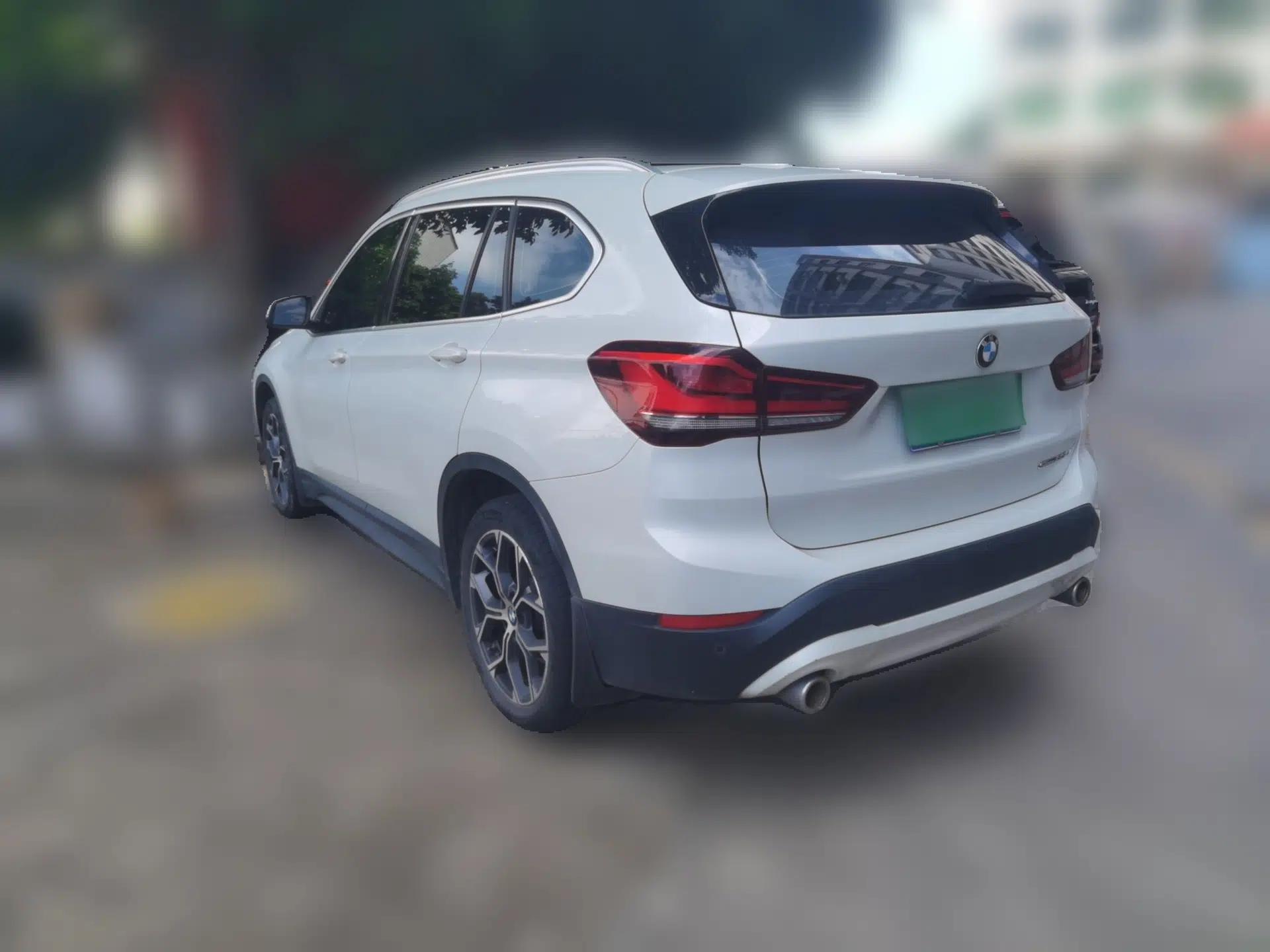 BMW X1 2022 sDrive25Li Leading Model — миниатюра 4