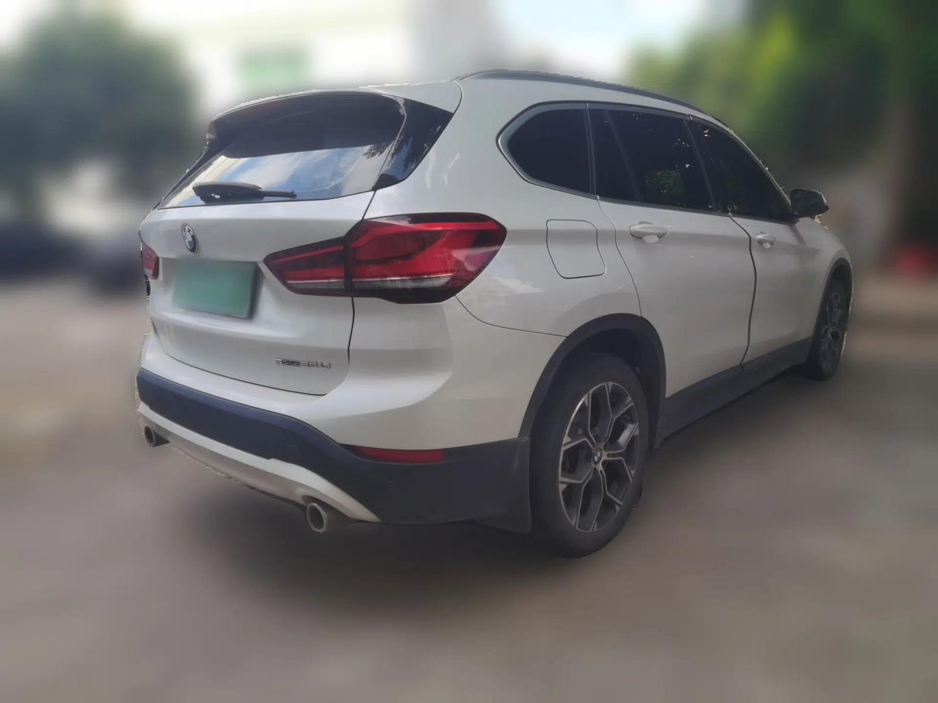 BMW X1 2022 sDrive25Li Leading Model — миниатюра 6