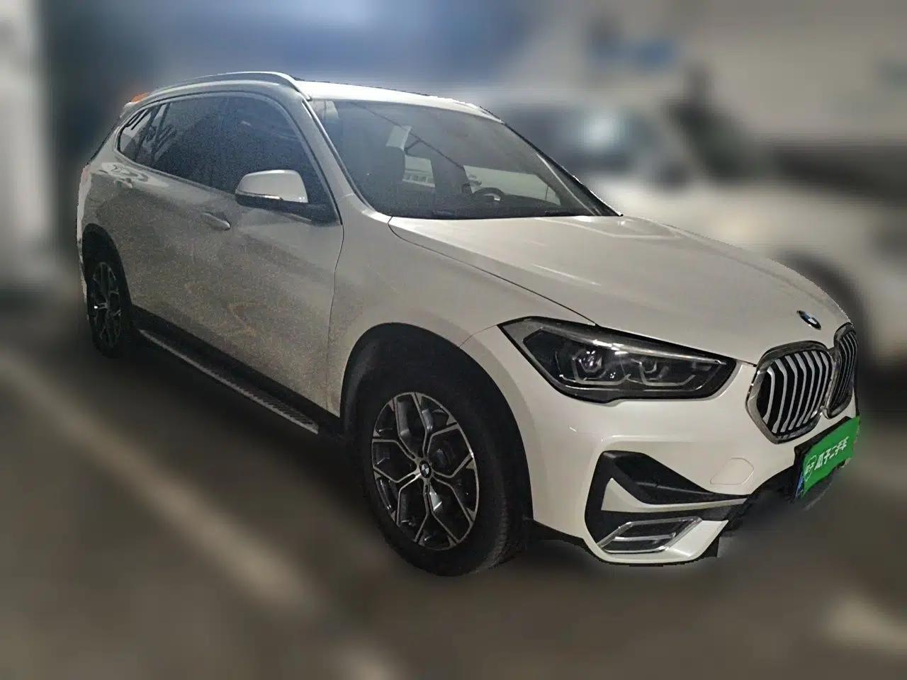 BMW X1 2020 sDrive25Li Leading Model — миниатюра 3