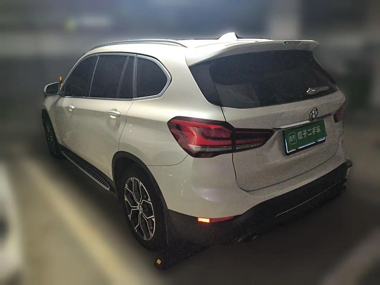 BMW X1 2020 sDrive25Li Leading Model — миниатюра 4