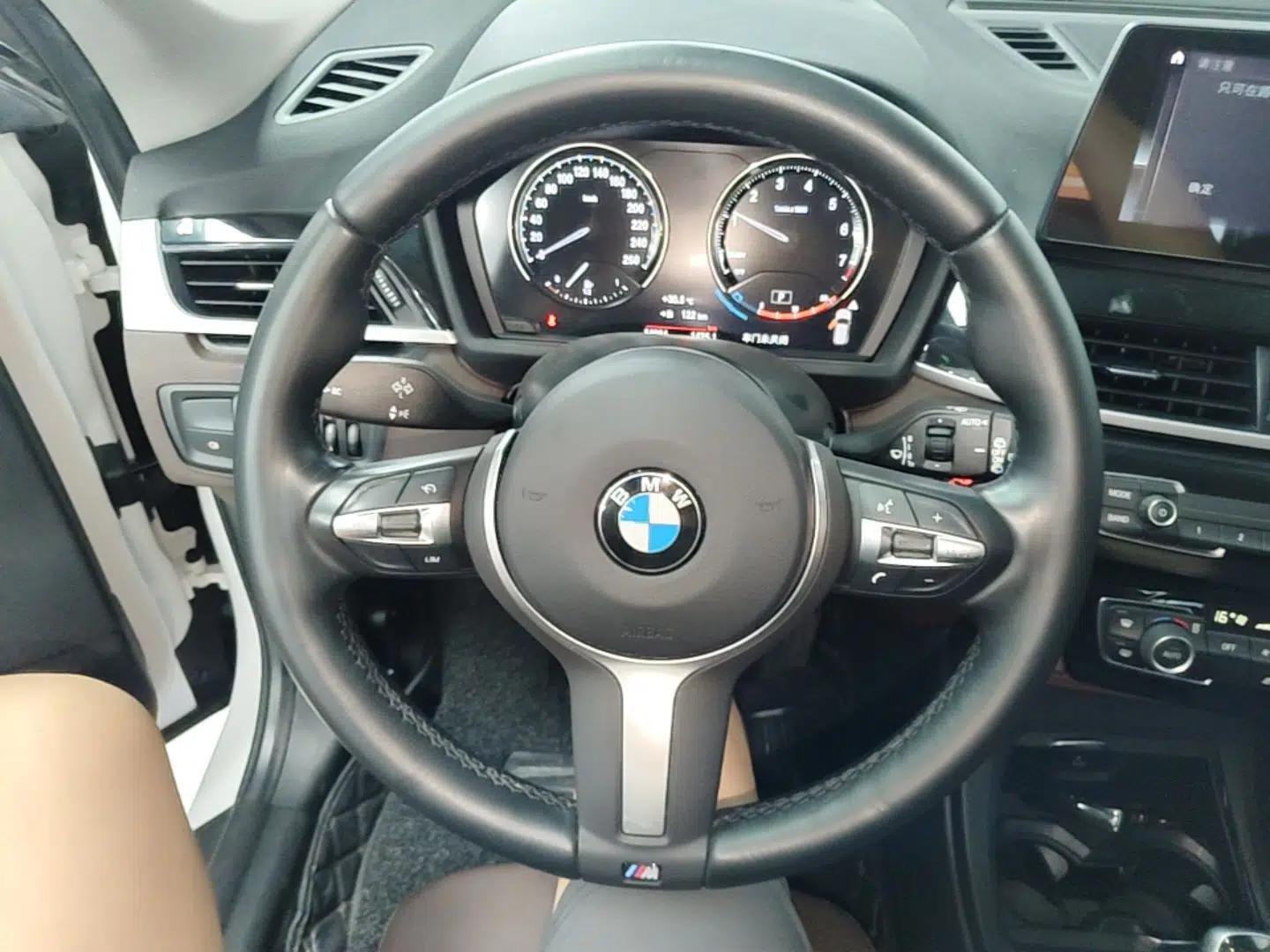 BMW X1 2021 Restyled sDrive25Li Leading Edition — миниатюра 13