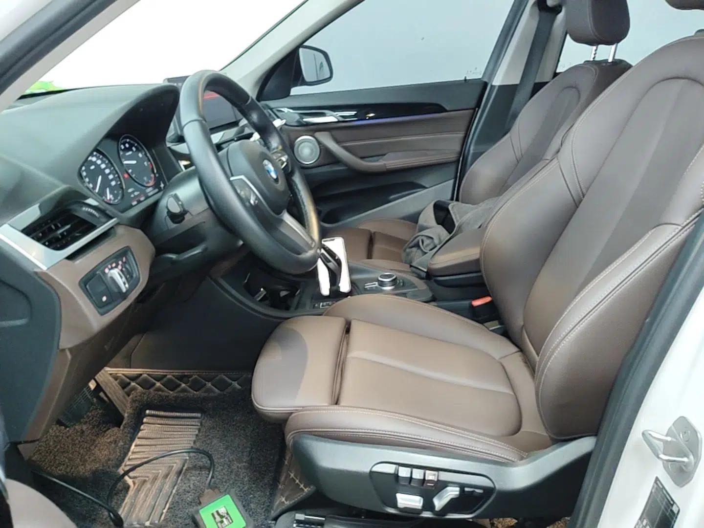 BMW X1 2021 Restyled sDrive25Li Leading Edition — миниатюра 17
