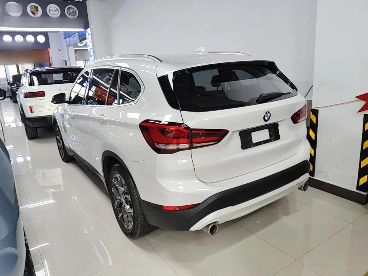 BMW X1 2021 Restyled sDrive25Li Leading Edition — миниатюра 4