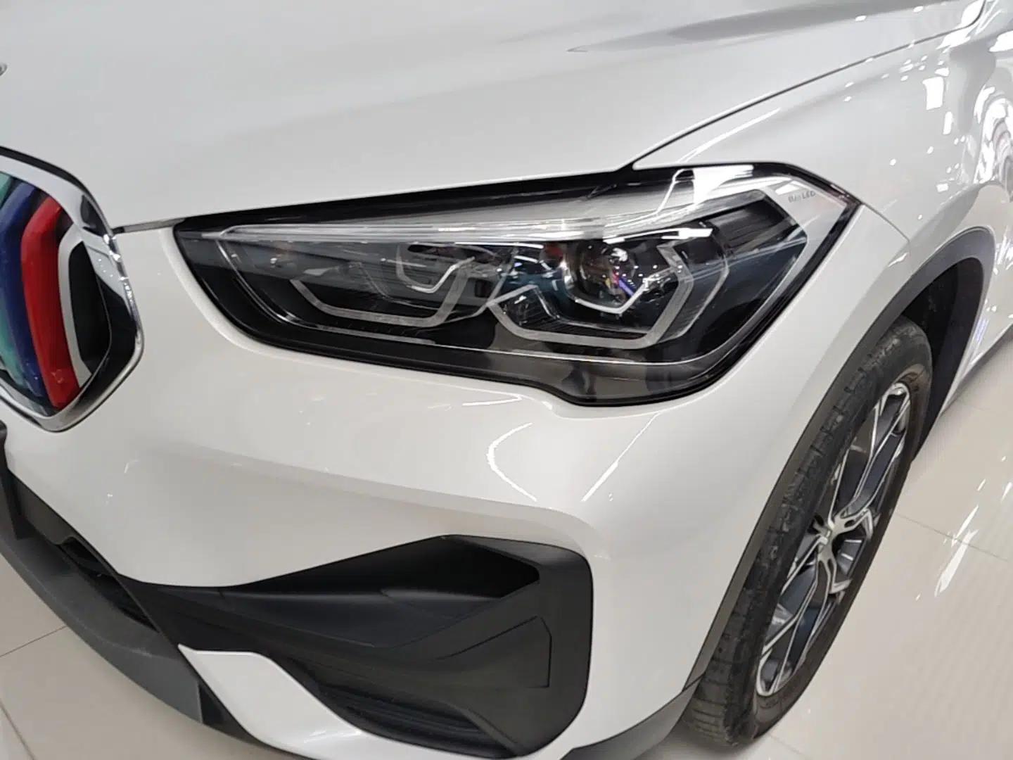 BMW X1 2021 Restyled sDrive25Li Leading Edition — миниатюра 8