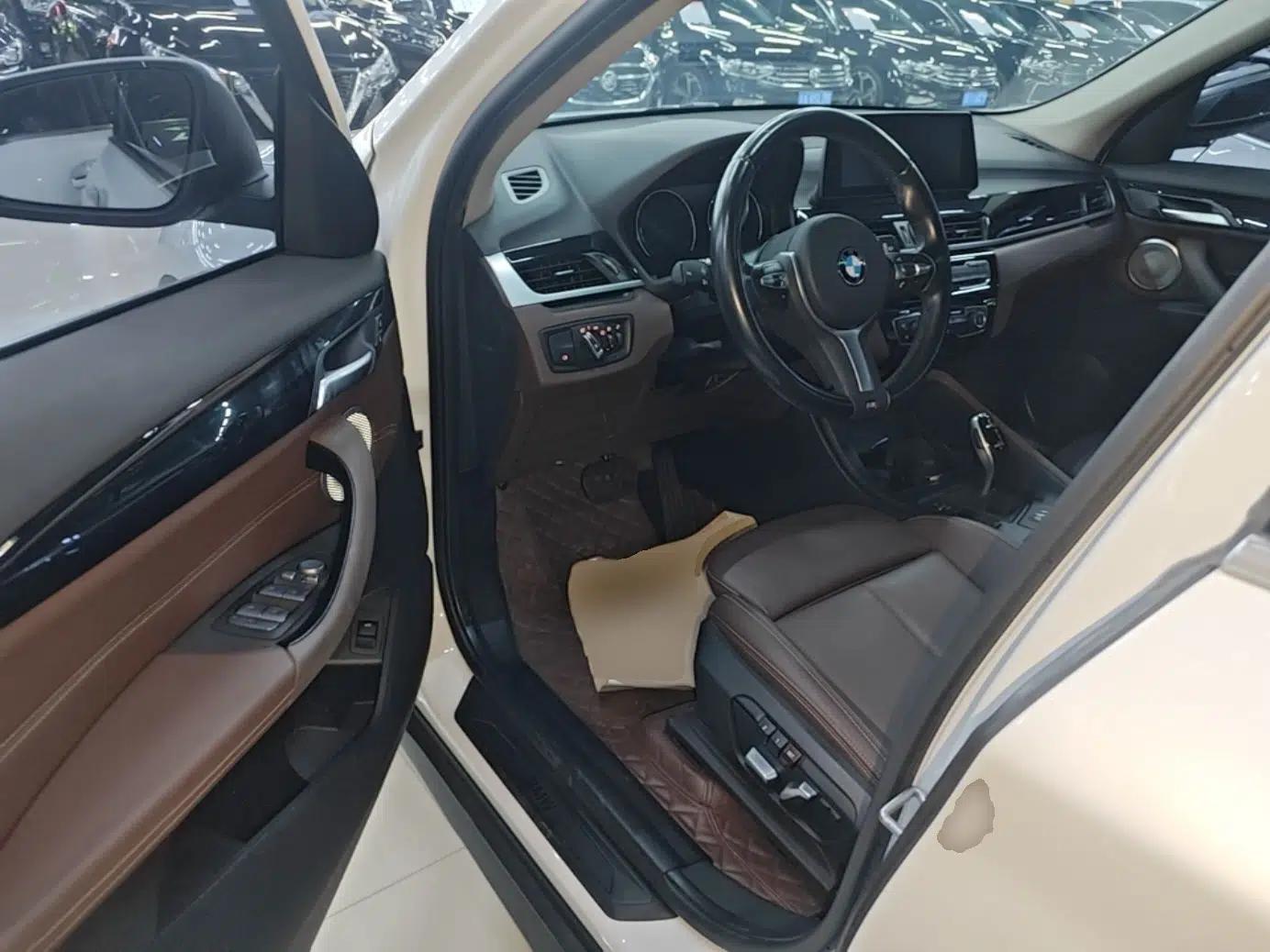 BMW X1 2021 sDrive25Li Leading Model — миниатюра 18