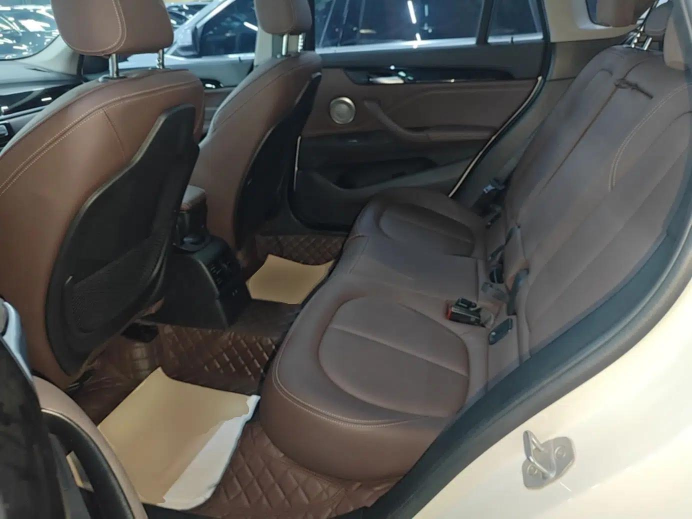 BMW X1 2021 sDrive25Li Leading Model — миниатюра 20