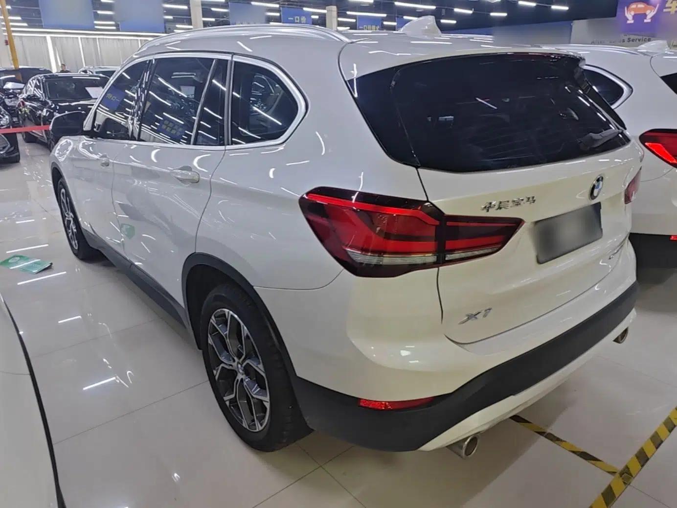 BMW X1 2021 sDrive25Li Leading Model — миниатюра 4