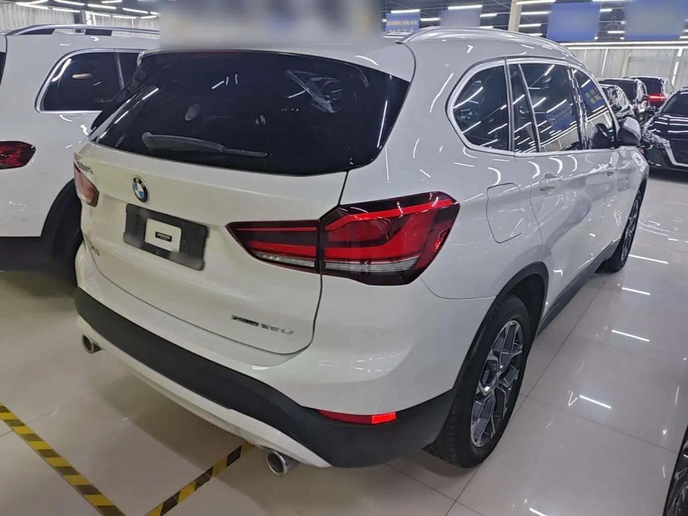 BMW X1 2021 sDrive25Li Leading Model — миниатюра 6