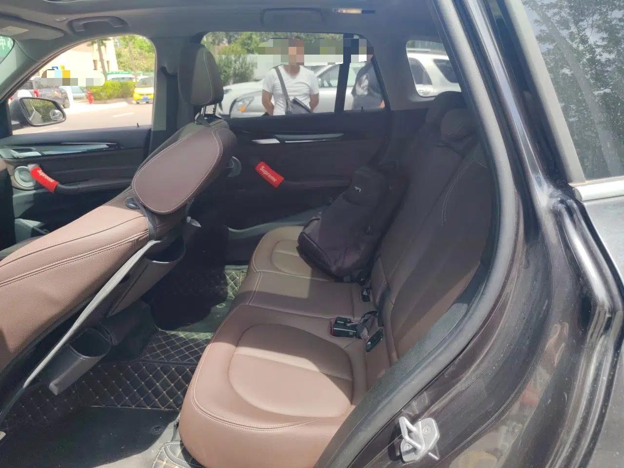 BMW X1 2022 sDrive25Li Leading Model — миниатюра 17