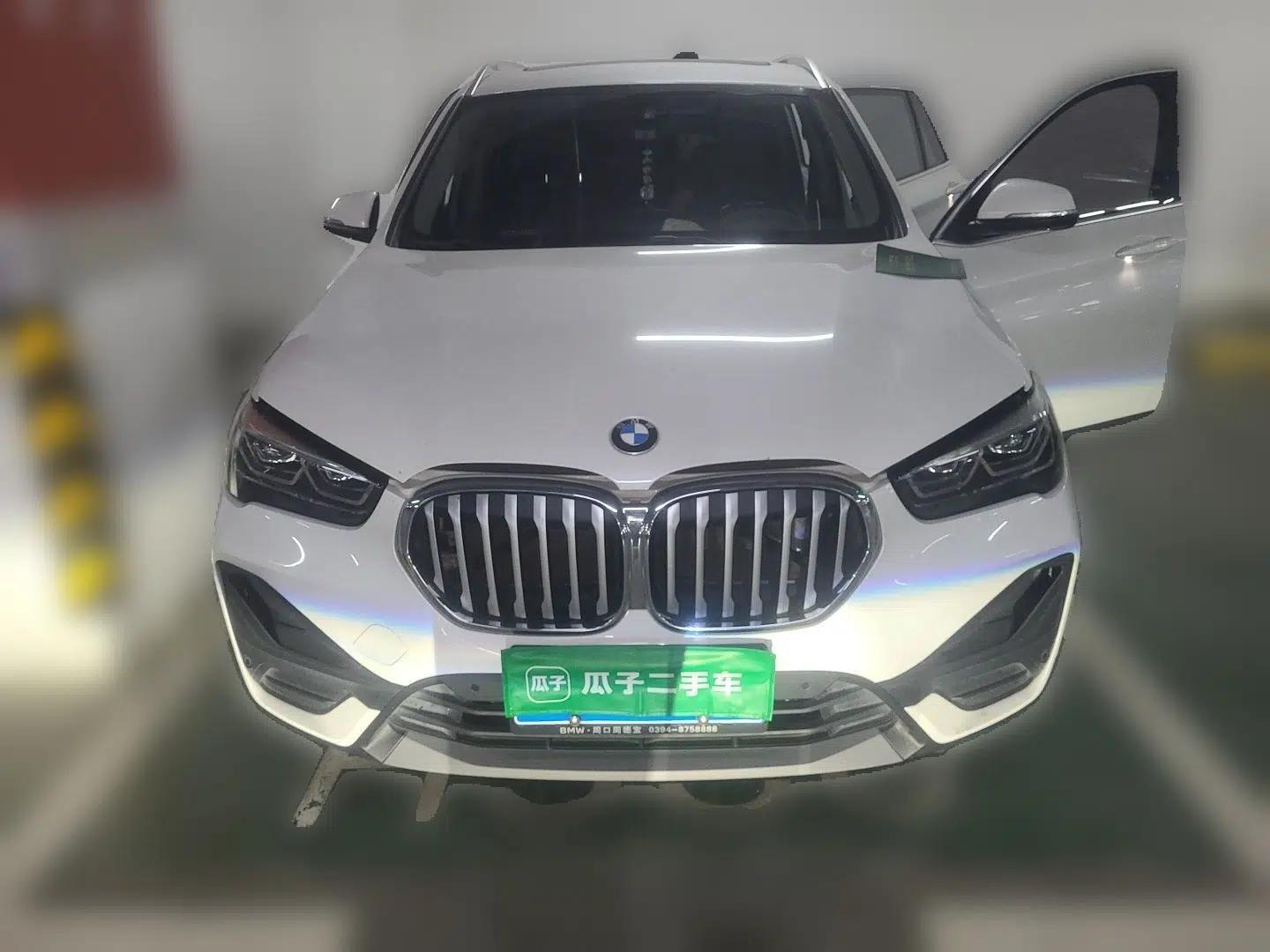 BMW X1 2022 sDrive25Li Leading Model — миниатюра 2