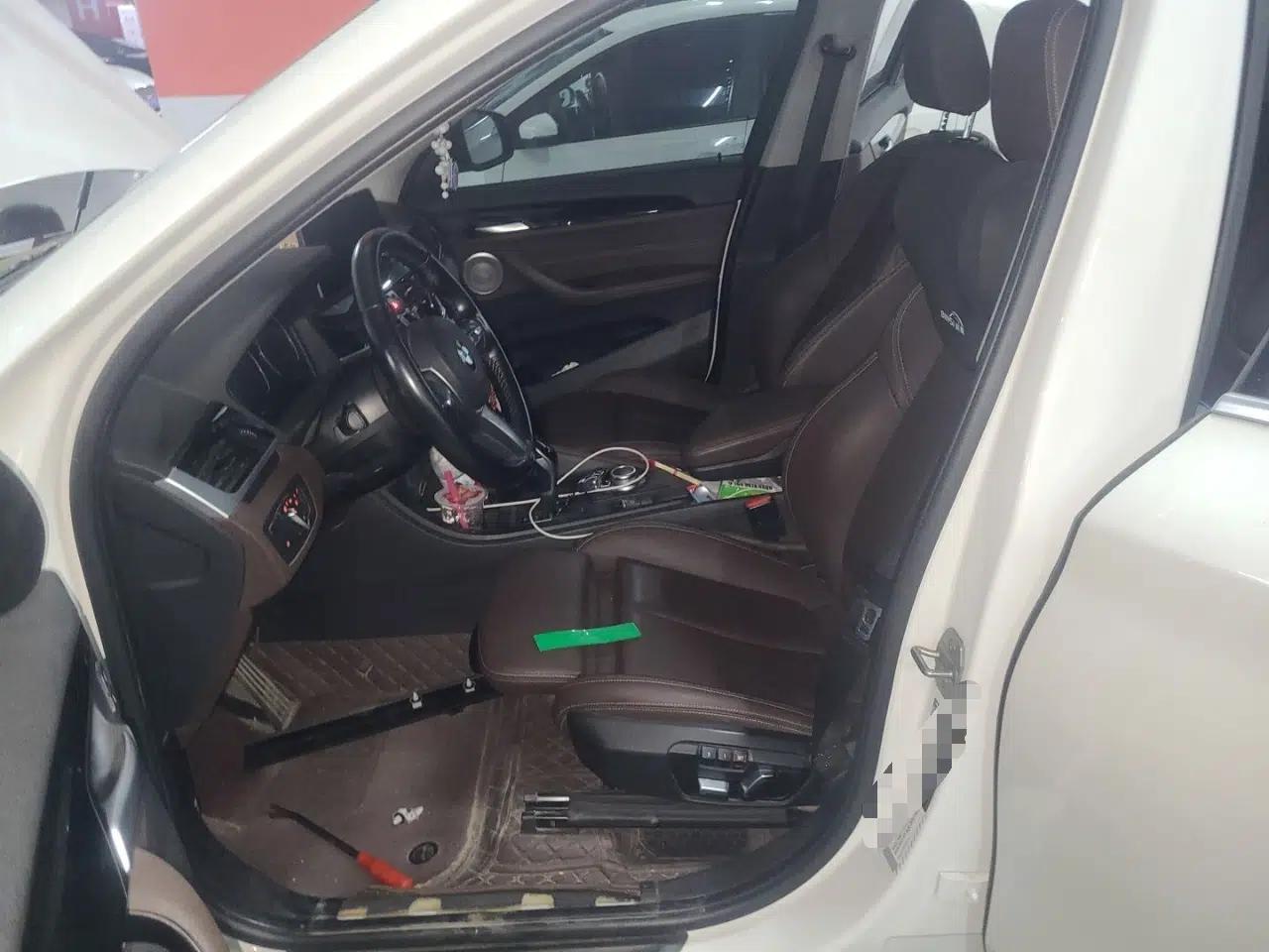 BMW X1 2022 sDrive25Li Leading Model — миниатюра 15