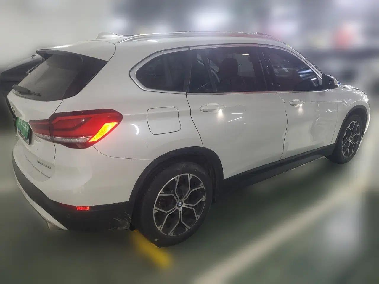 BMW X1 2022 sDrive25Li Leading Model — миниатюра 6