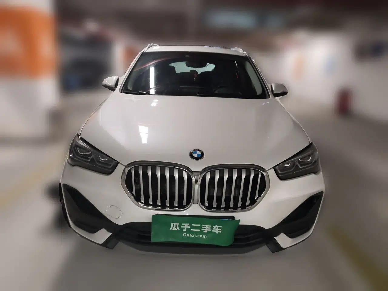 BMW X1 2022 sDrive25Li Leading Model — миниатюра 2