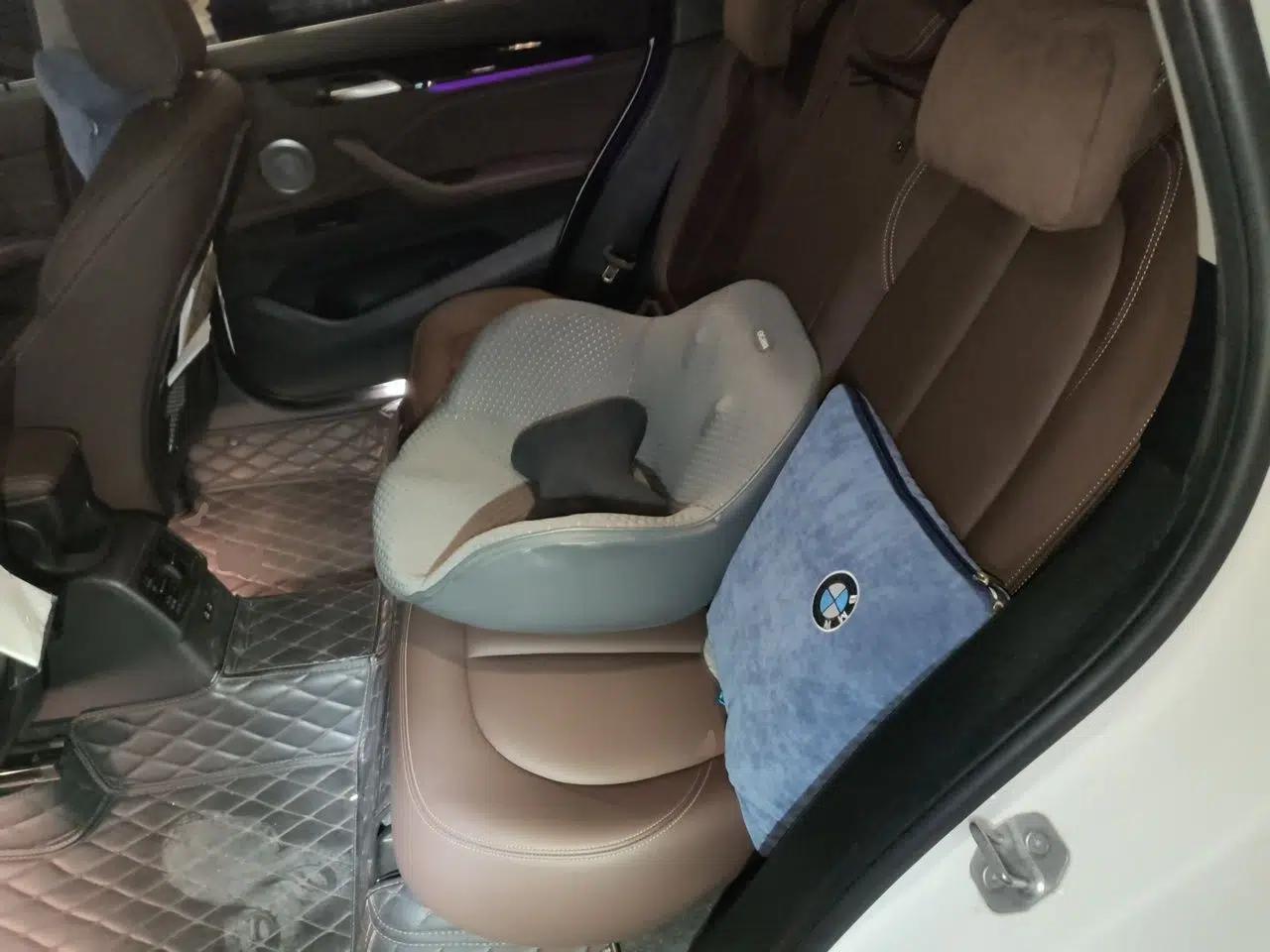 BMW X1 2022 sDrive25Li Leading Model — миниатюра 17