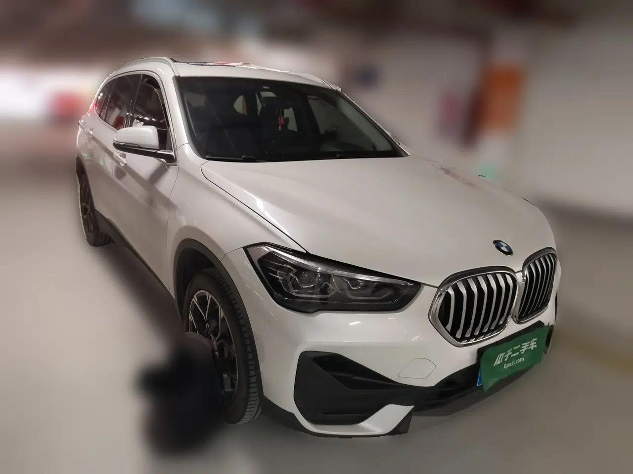 BMW X1 2022 sDrive25Li Leading Model — миниатюра 3