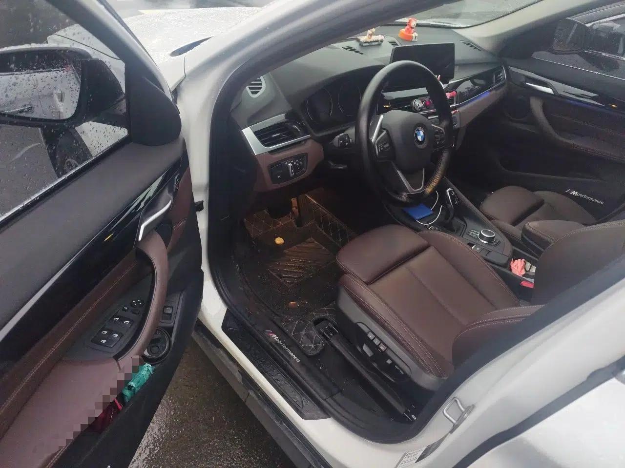 BMW X1 2020 sDrive25Li Leading Model — миниатюра 16