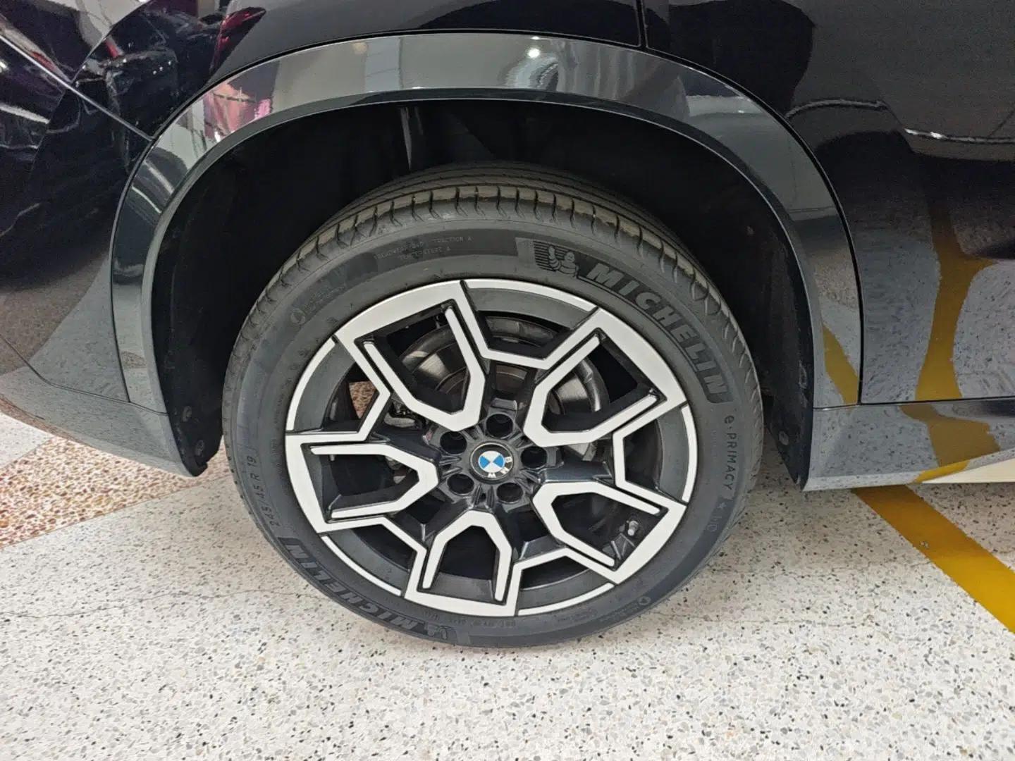 BMW X1 2023 sDrive25Li X Design Package — миниатюра 11