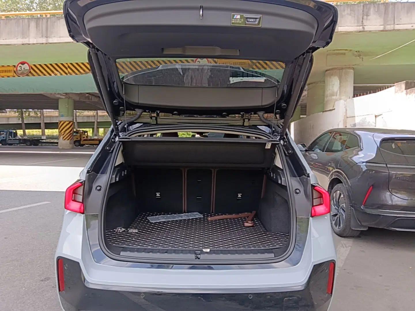 BMW X1 2025 Model sDrive25Li M Sport Package — миниатюра 27