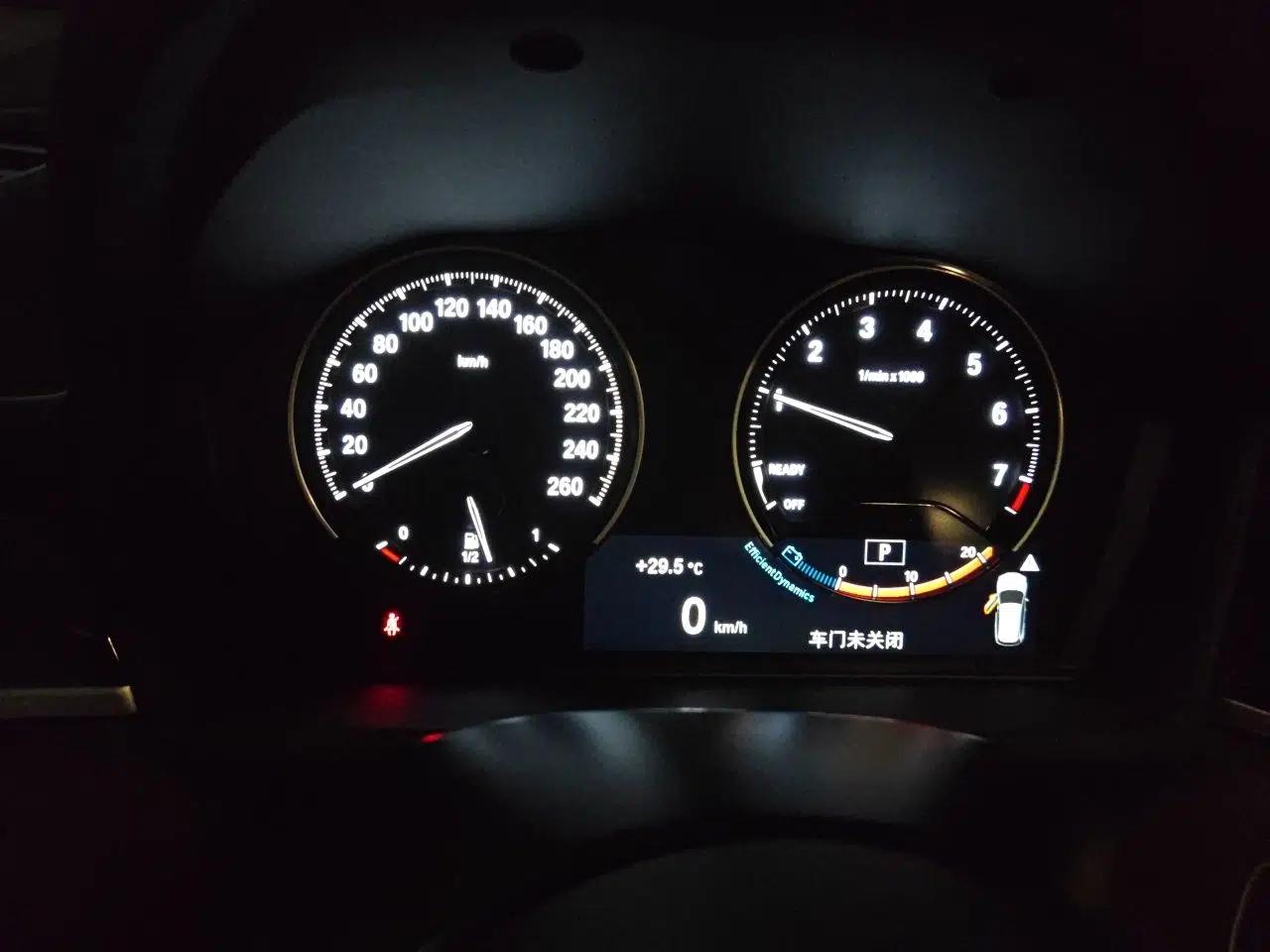 BMW X1 2022 sDrive25Li Leading Model — миниатюра 11