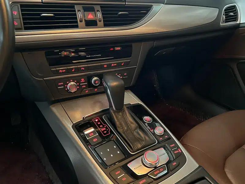 Audi A6L 2018 30th Anniversary Edition 35 TFSI Fashion Model — миниатюра 10