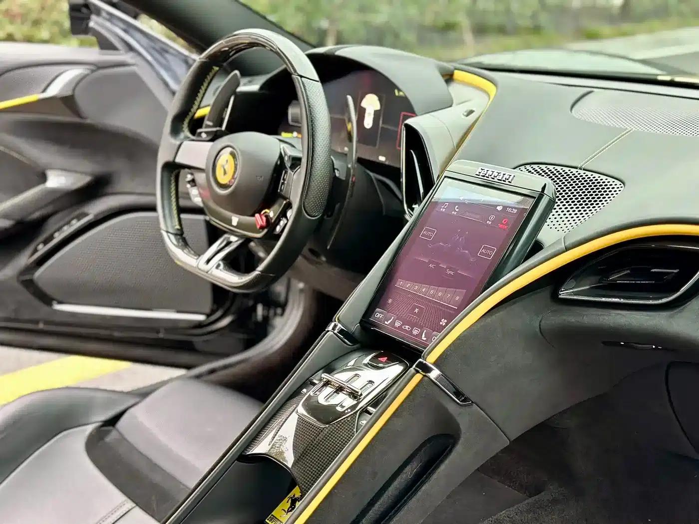 Roma 2020 3.9T V8 — миниатюра 11