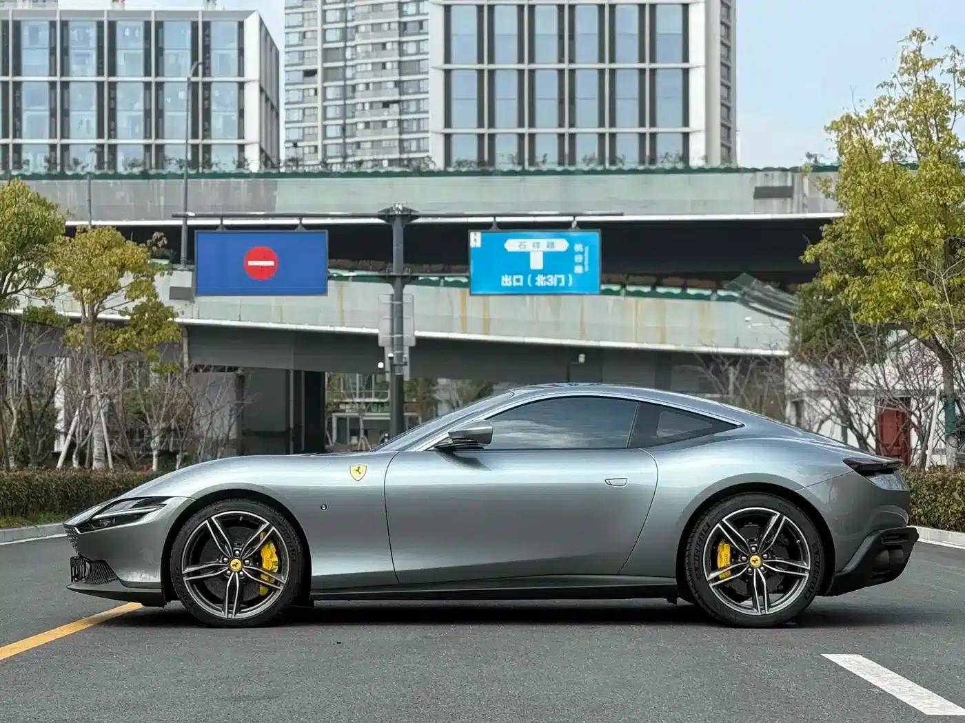 Roma 2020 3.9T V8 — миниатюра 14
