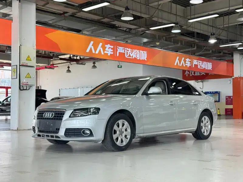 Audi A4L 2010 2.0 TFSI Comfort — миниатюра 1