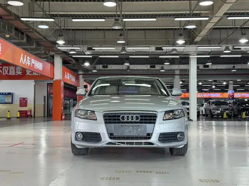 Audi A4L 2010 2.0 TFSI Comfort — миниатюра 2
