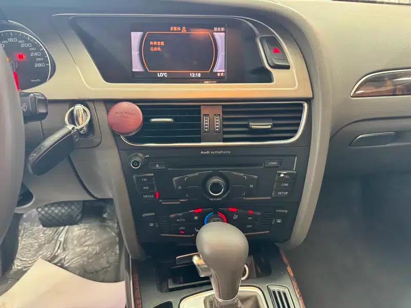 Audi A4L 2010 2.0 TFSI Comfort — миниатюра 13