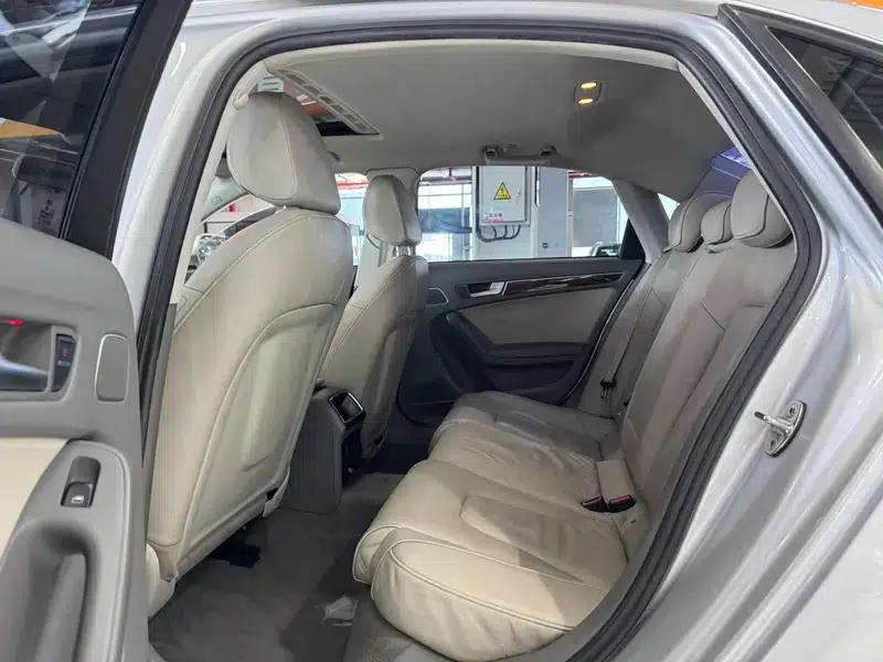 Audi A4L 2010 2.0 TFSI Comfort — миниатюра 18