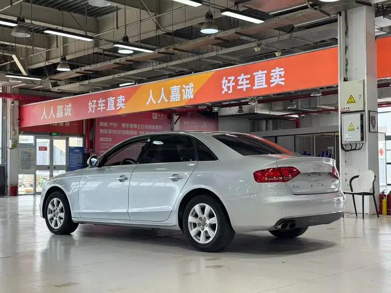 Audi A4L 2010 2.0 TFSI Comfort — миниатюра 4
