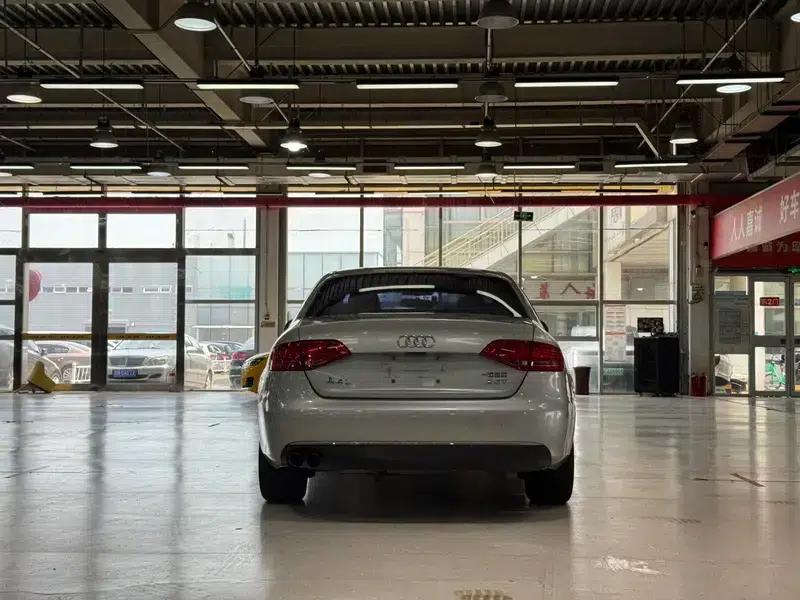 Audi A4L 2010 2.0 TFSI Comfort — миниатюра 5