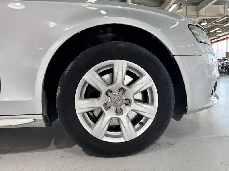 Audi A4L 2010 2.0 TFSI Comfort — миниатюра 7