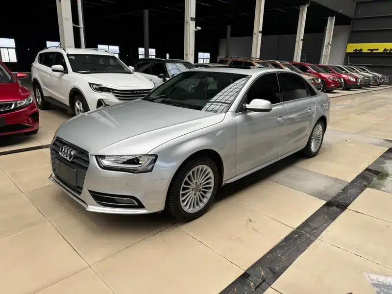 Audi A4L 2013 35 TFSI Automatic Technology Edition — миниатюра 1