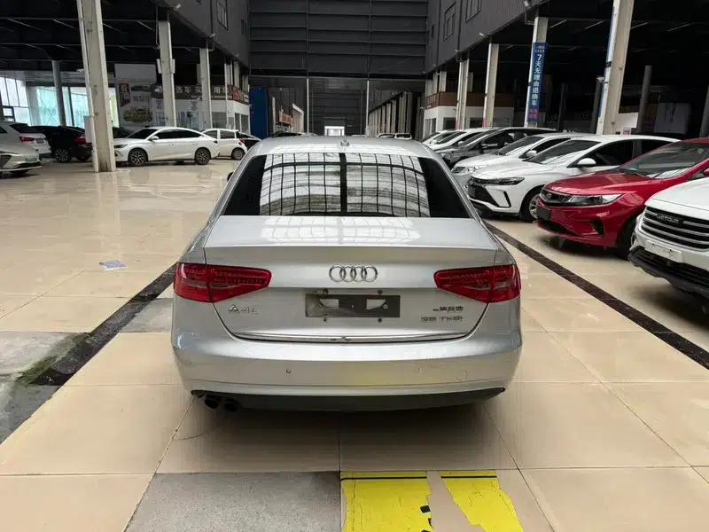 Audi A4L 2013 35 TFSI Automatic Technology Edition — миниатюра 3