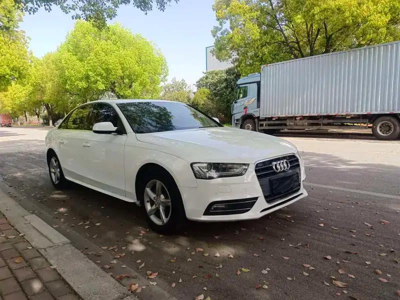 Audi A4L 2013 35 TFSI Automatic Standard Edition — миниатюра 2