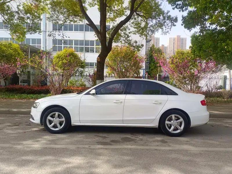 Audi A4L 2013 35 TFSI Automatic Standard Edition — миниатюра 3