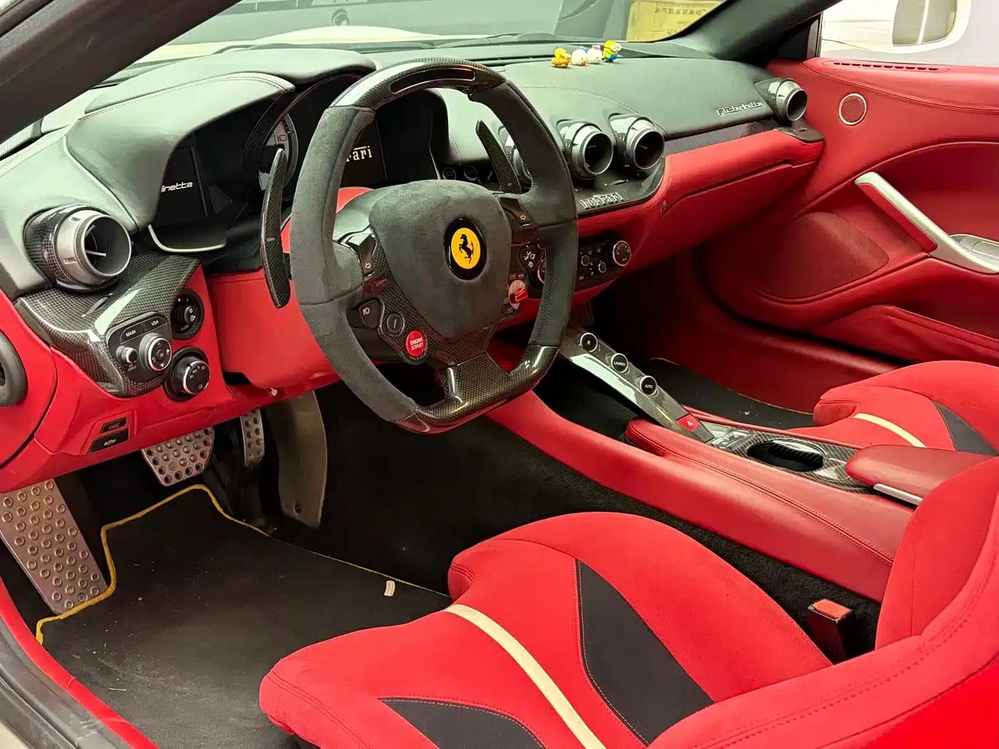 2013 F12berlinetta 6.3L Standard Model — миниатюра 12