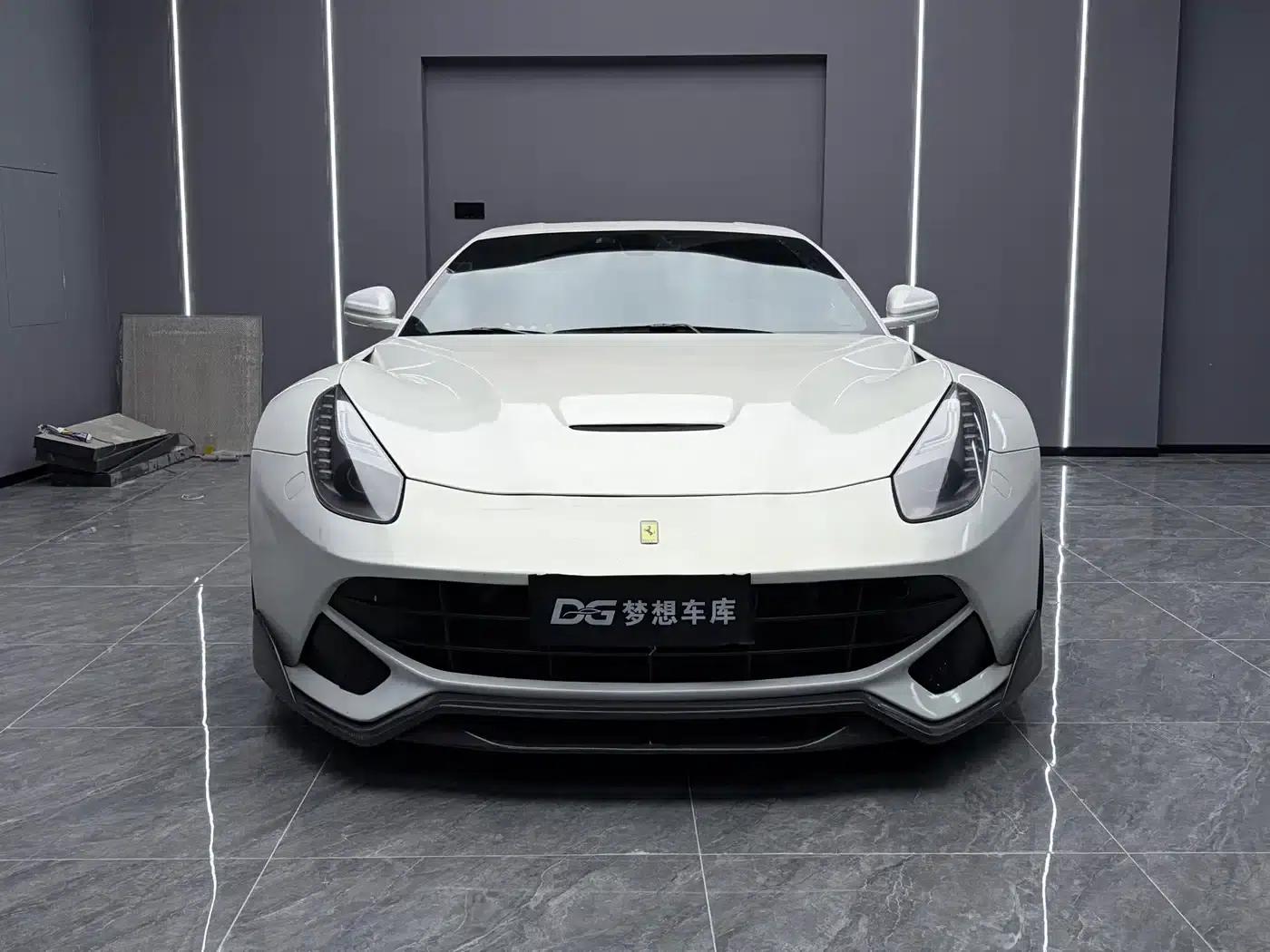 2013 F12berlinetta 6.3L Standard Model — миниатюра 3