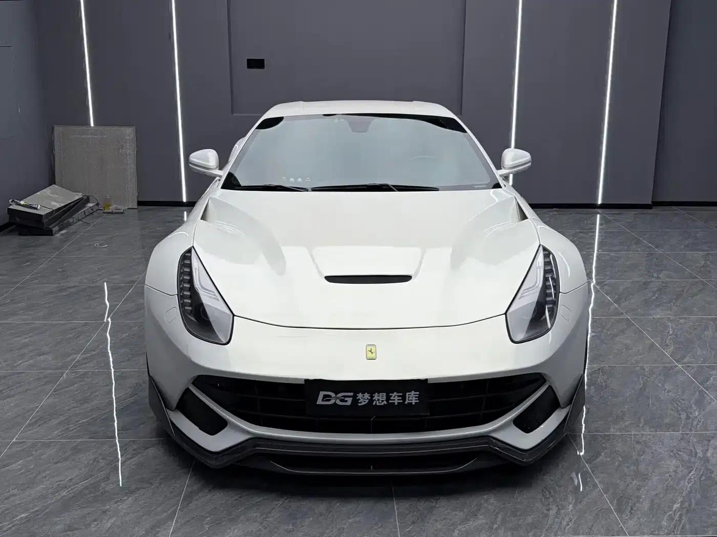 2013 F12berlinetta 6.3L Standard Model — миниатюра 4