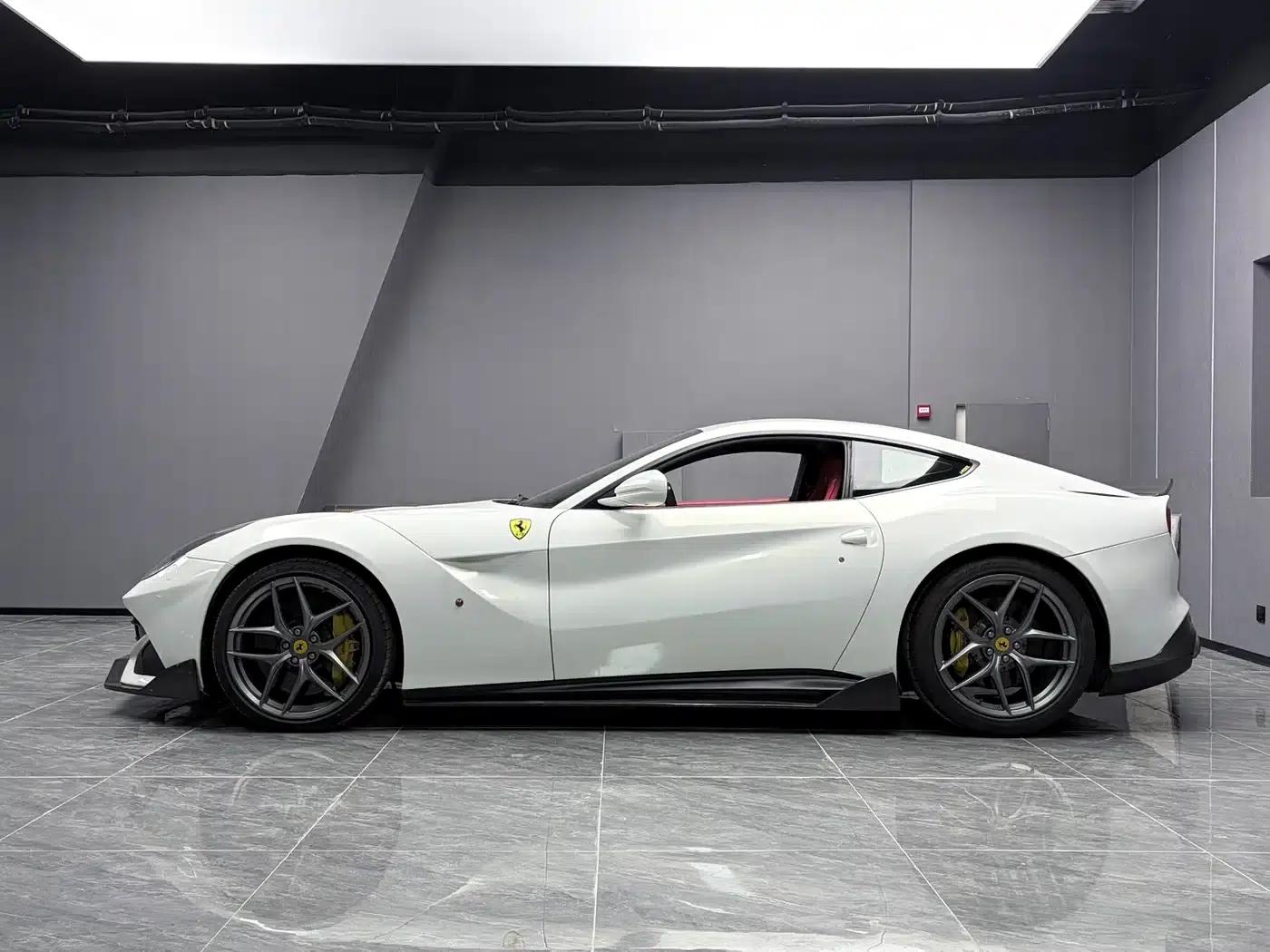 2013 F12berlinetta 6.3L Standard Model — миниатюра 6
