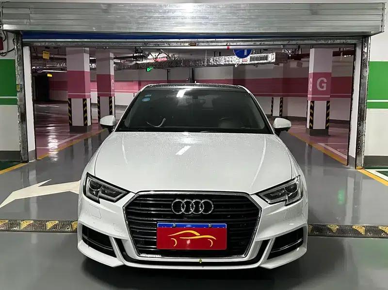 Audi A3 2018 30th Anniversary Edition Sportback 35 TFSI Progressive — миниатюра 2